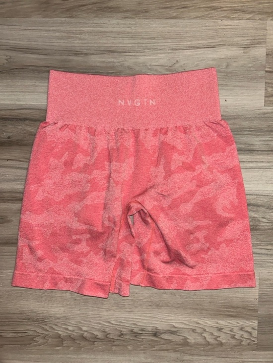 NVGTN Pants - NVGTN Coral Pink camo Seamless High-Waist Bike Shorts - Camouflage Texture